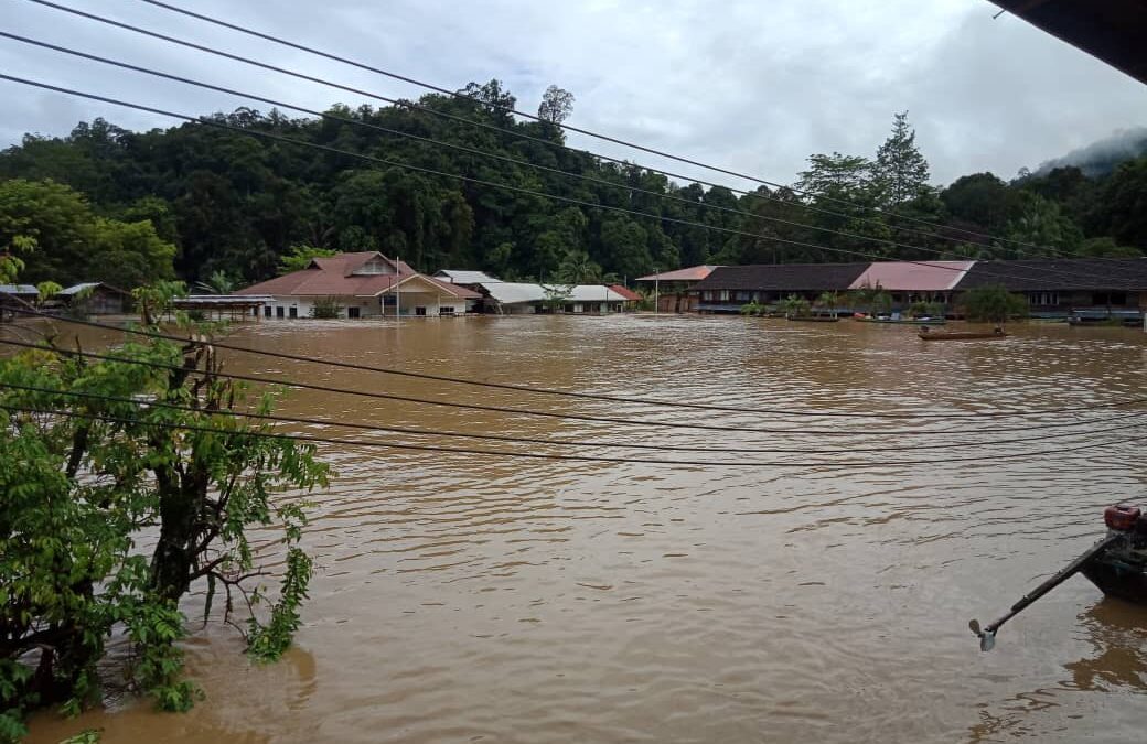 Indigenous communities threatened with legal action by timber giant as flooding devastates Sarawak
